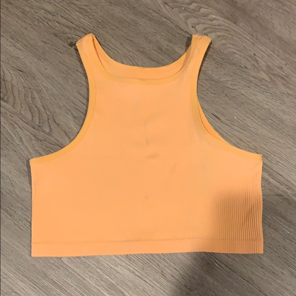 women’s stretchy crop top
